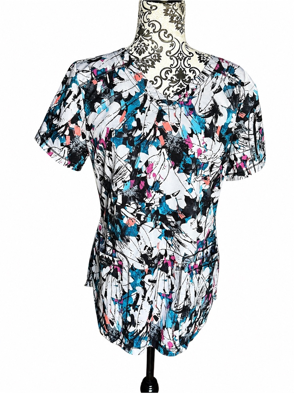 🎨 Dickies Graffiti/Floral Scrub Top – Size M